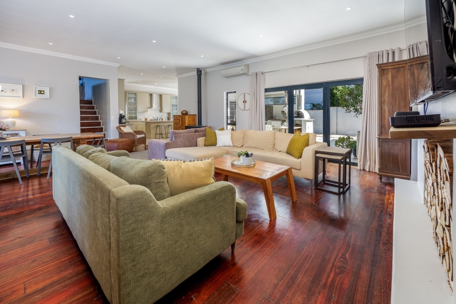 4 Bedroom Property for Sale in Kanonberg Western Cape